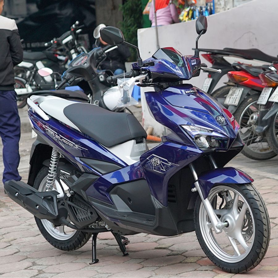 nam-tien-ban-xe-honda-tra-gop-0