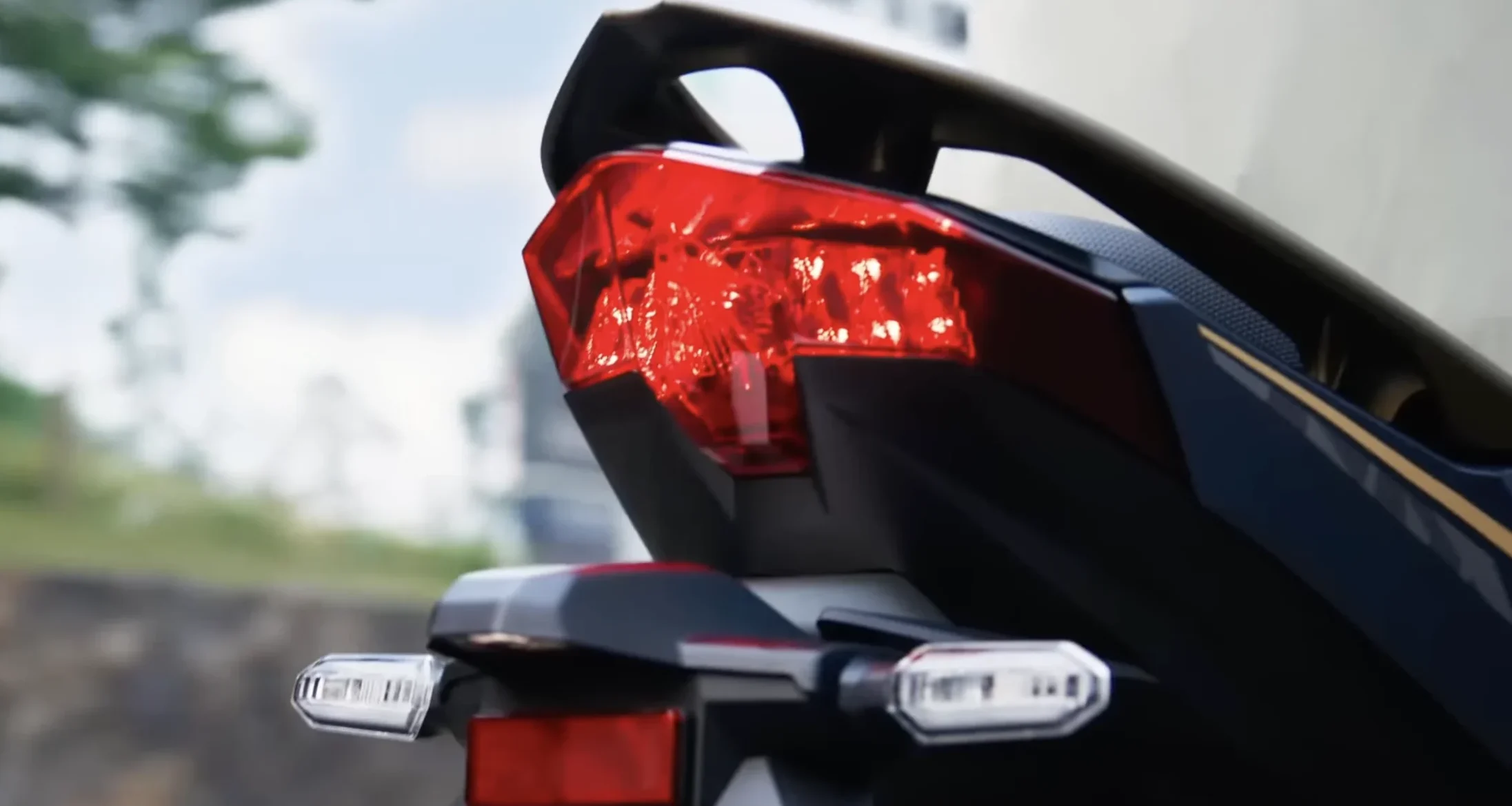 den-hau-xe-honda-vario-125-nhap-khau