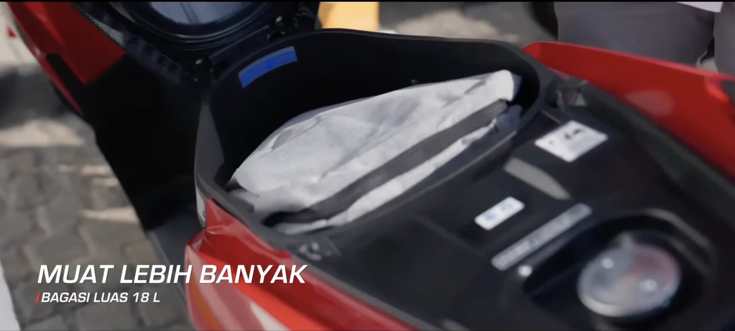 dung-tich-cop-xe-18l-cua-honda-vario-125-nhap-khau