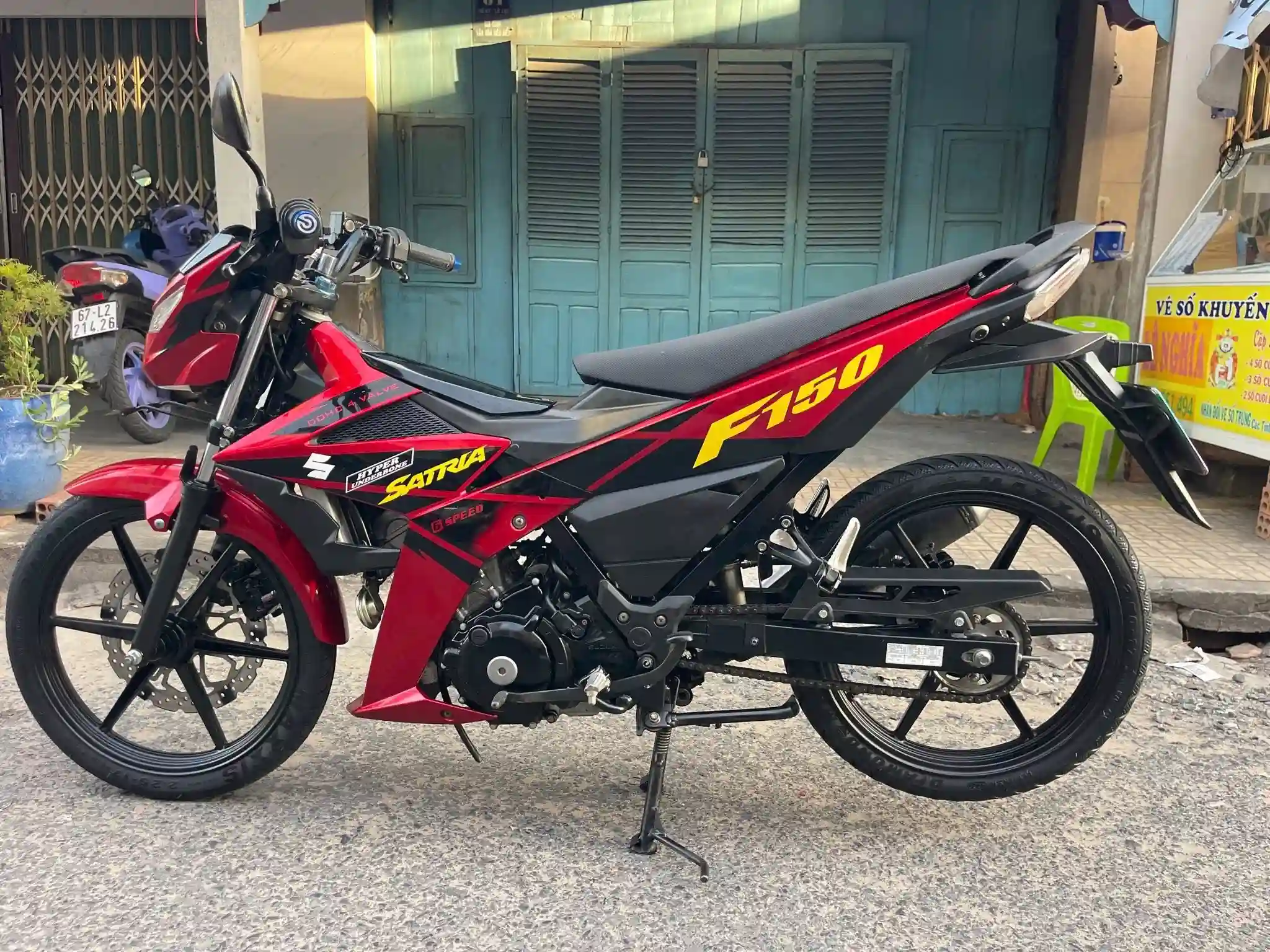tra-gop-suzuki-satri-150-can-giay-to-gi-quan-trong