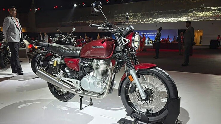 Honda-CB500-gay-chu-y-voi-dien-mao-nhu-the-nao-?