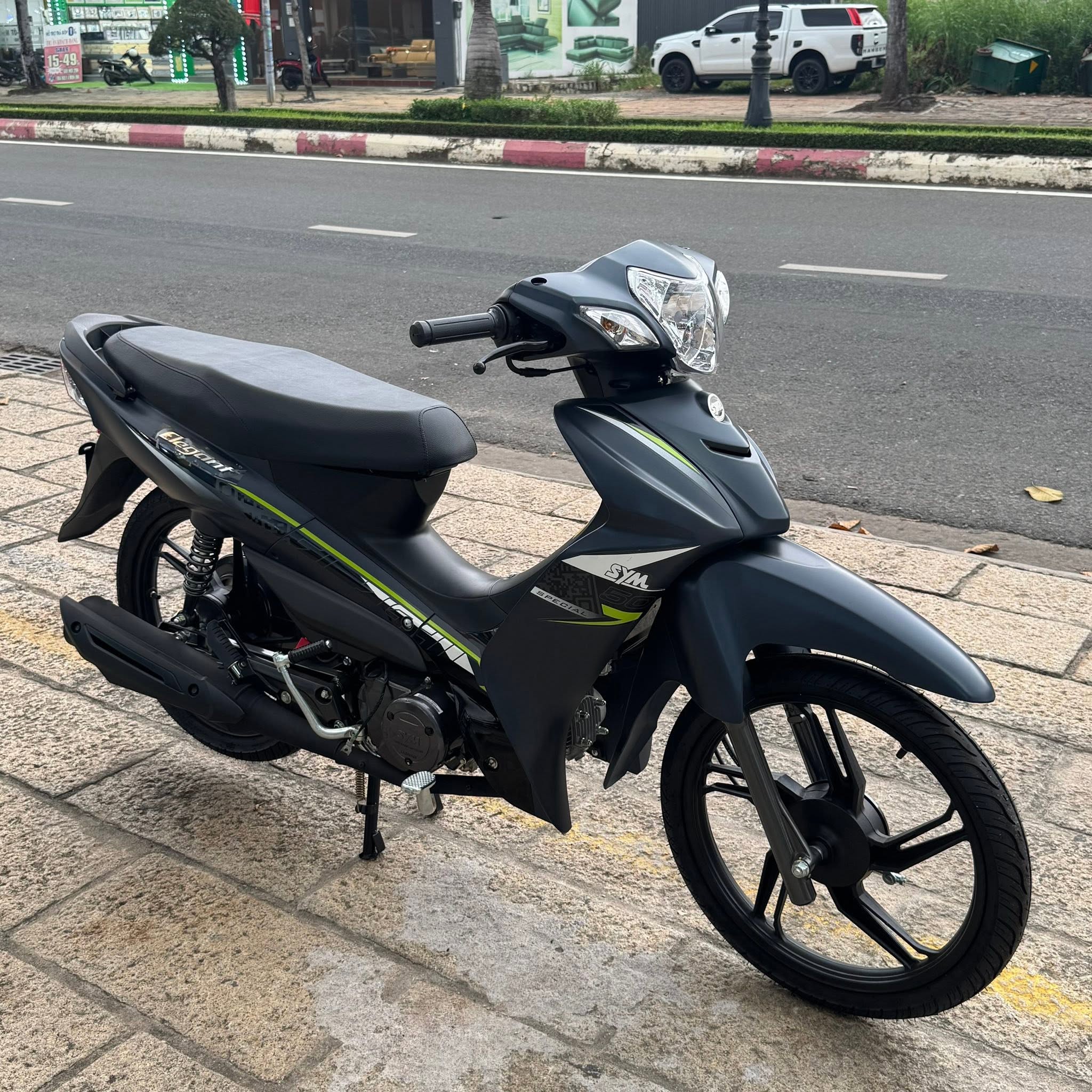 SYM-Elegant-50-co-phu-hop-de-di-hoc-di lam-hang-ngay-?
